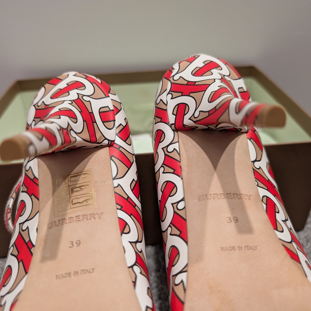 Burberry Red and White Heels Elegant Design - Picture 7 of 7